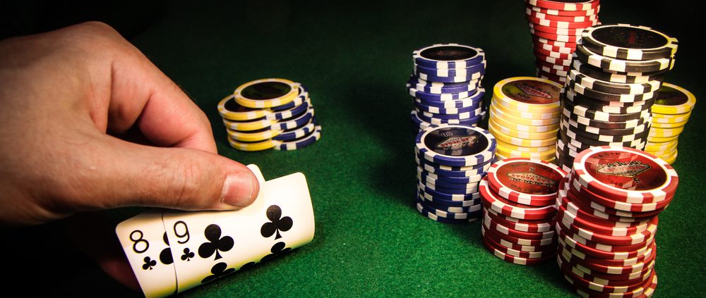 Làm thế nào để nhận ra một kẻ nói dối? Hãy để chuyên gia poker giúp bạn