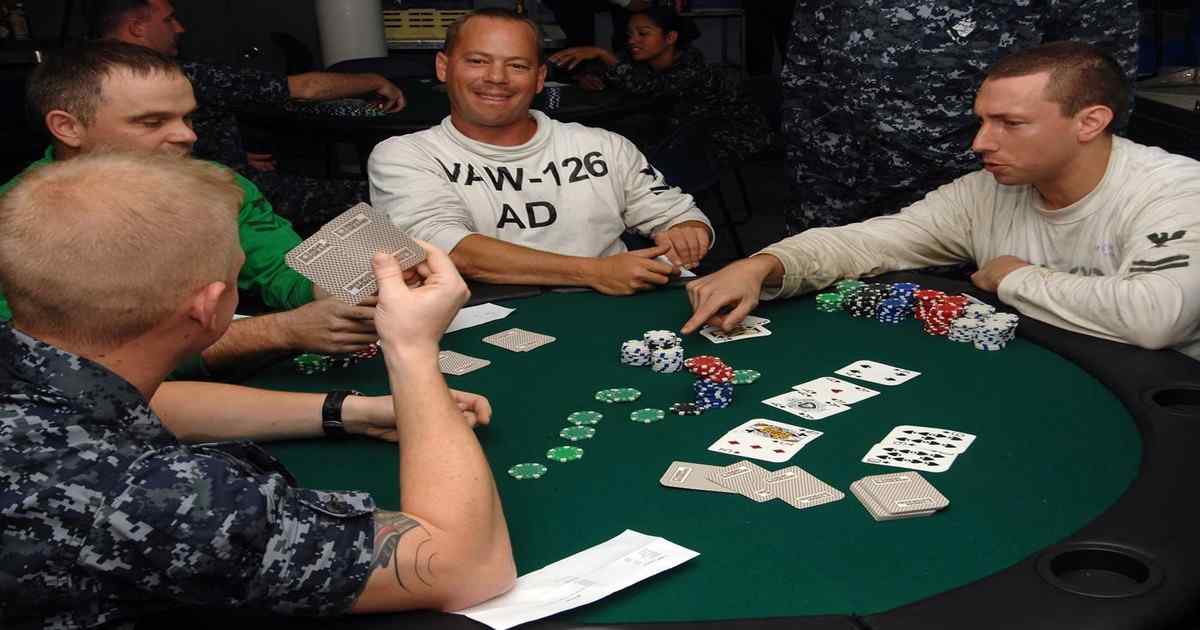 Mặt Poker là gì? Cách chơi Poker Face hiệu quả nhất