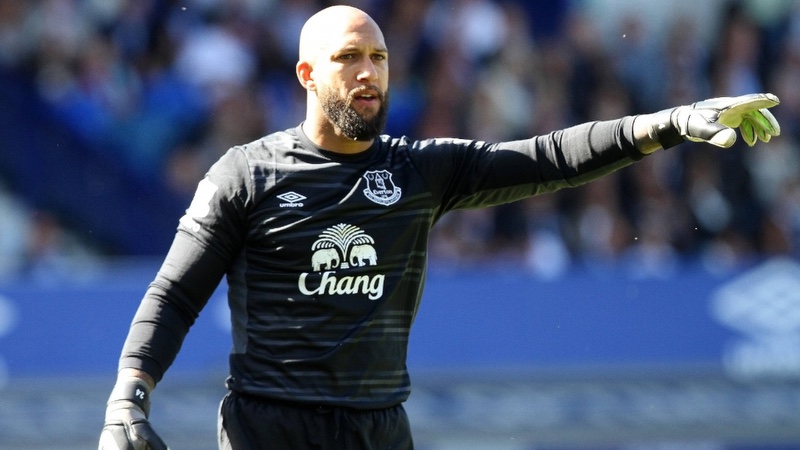 Thủ môn Tim Howard xứng đáng là huyền thoại của Everton