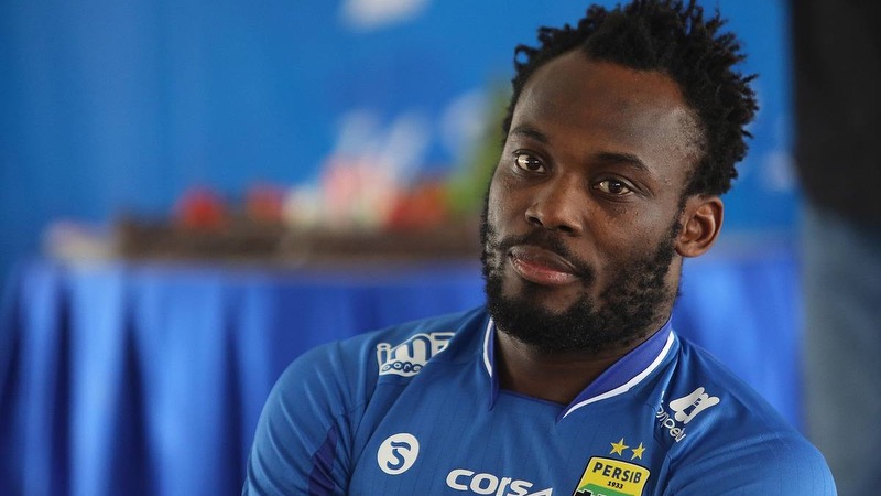 Sau Chelsea thì cầu thủ Michael Essien từng chơi cho rất nhiều đội bóng khác nhau