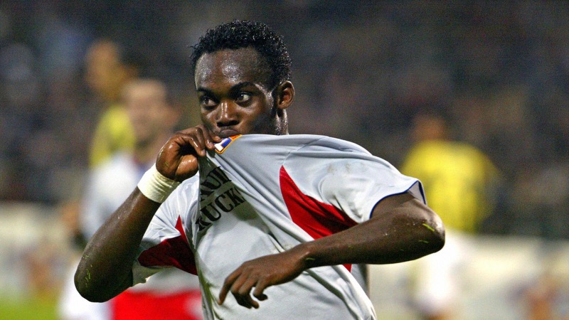 Cầu thủ Michael Essien từng gây ấn tượng lớn khi chơi bóng ở Pháp