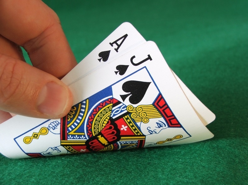 Thế nào là một tay bài bẩn trong trò chơi Blackjack? Các yếu tố quyết định một tay bài bẩn