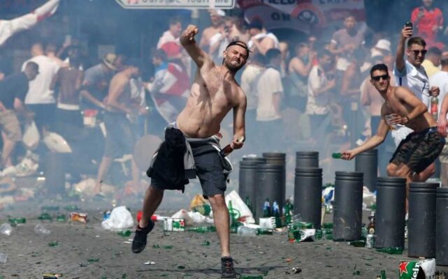 Hooligan Là Gì? Nguồn Gốc Và Đặc Điểm Nạn Hooligan Trong Bóng Dá